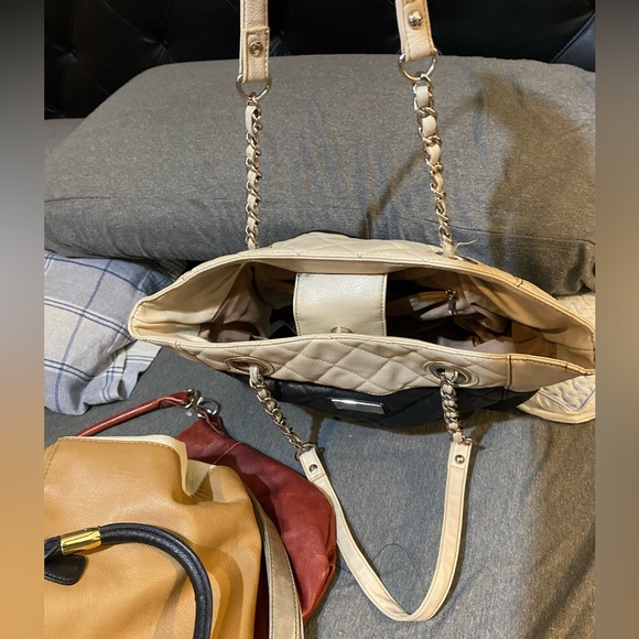 Nine West . Purse - Picture 3 of 3